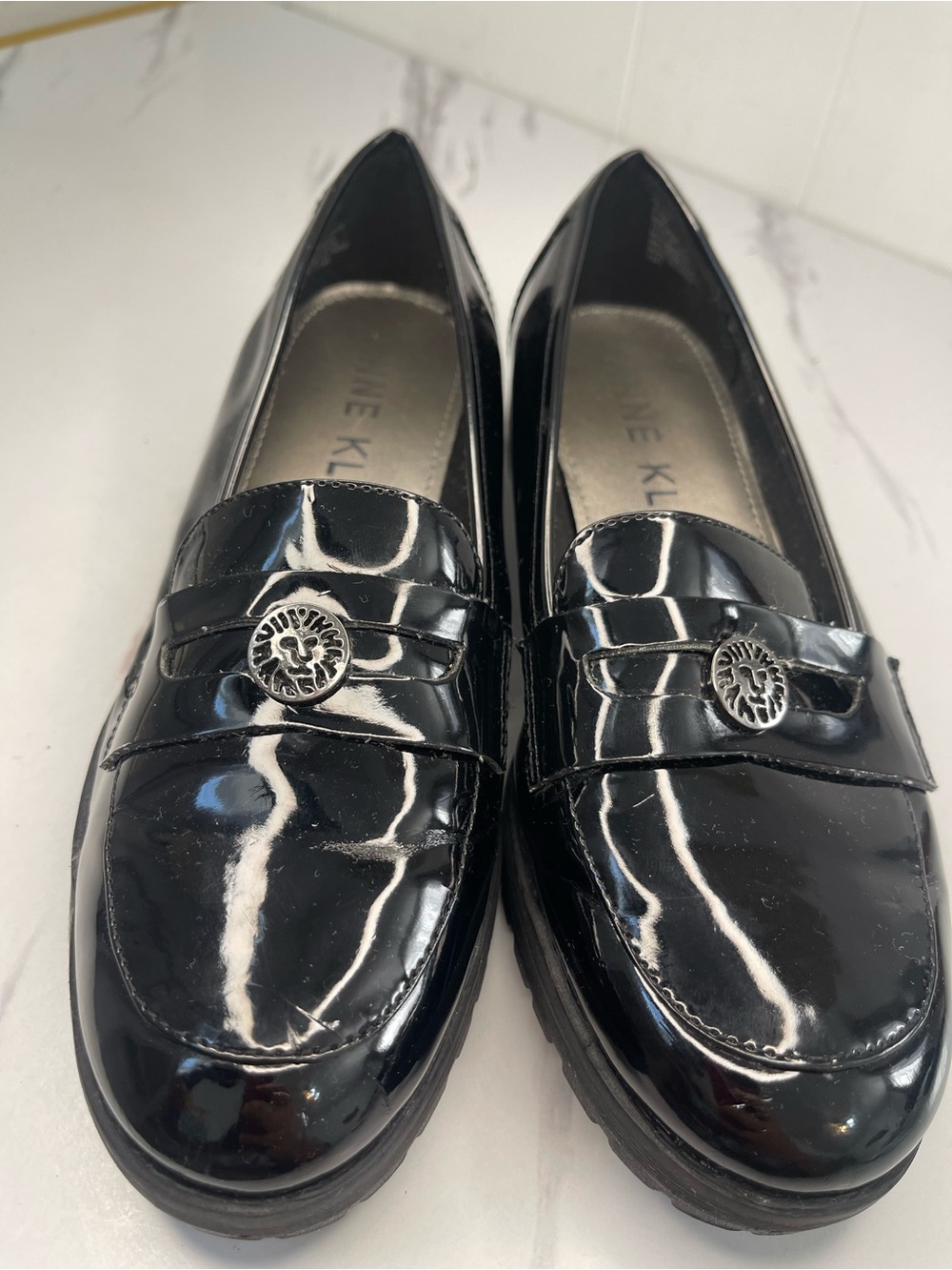 Anne Klein Black Patent Leather Loafers with Sunburst Medallion Sz 7.5M - Picture 5 of 11